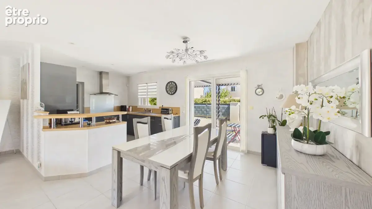 Saint-Laurent-des-Arbres , Villa de plain-pied 136 m² . 3 chambres . Piscine . Garage - photo 12