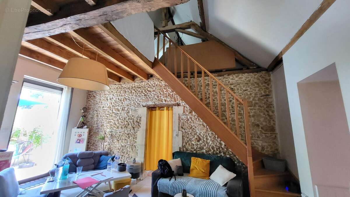 24140 Eyraud Crempse Maurens Maison ancienne en pierres  et petite grange sur parcelle de 3093 m² - photo 8