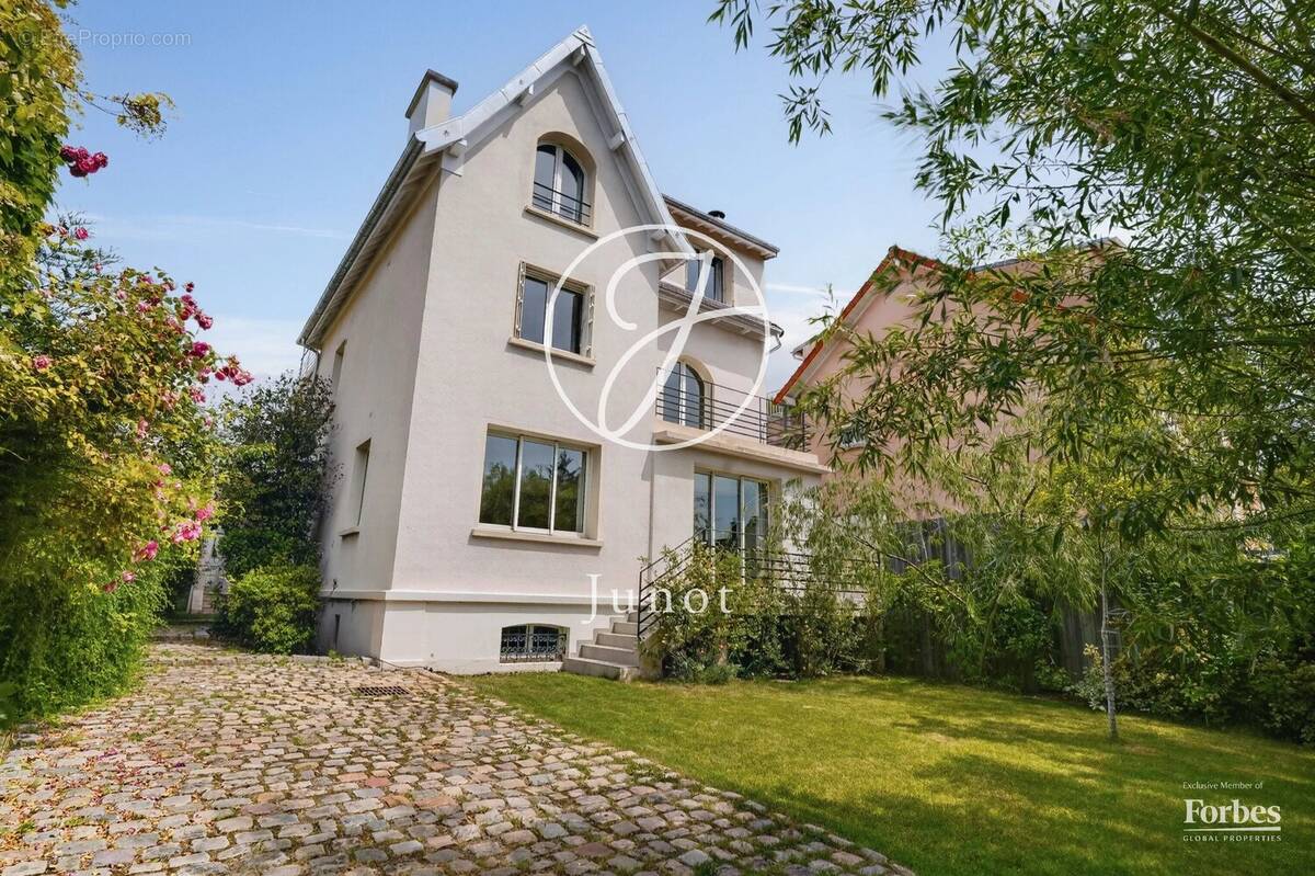 Maison à GARCHES