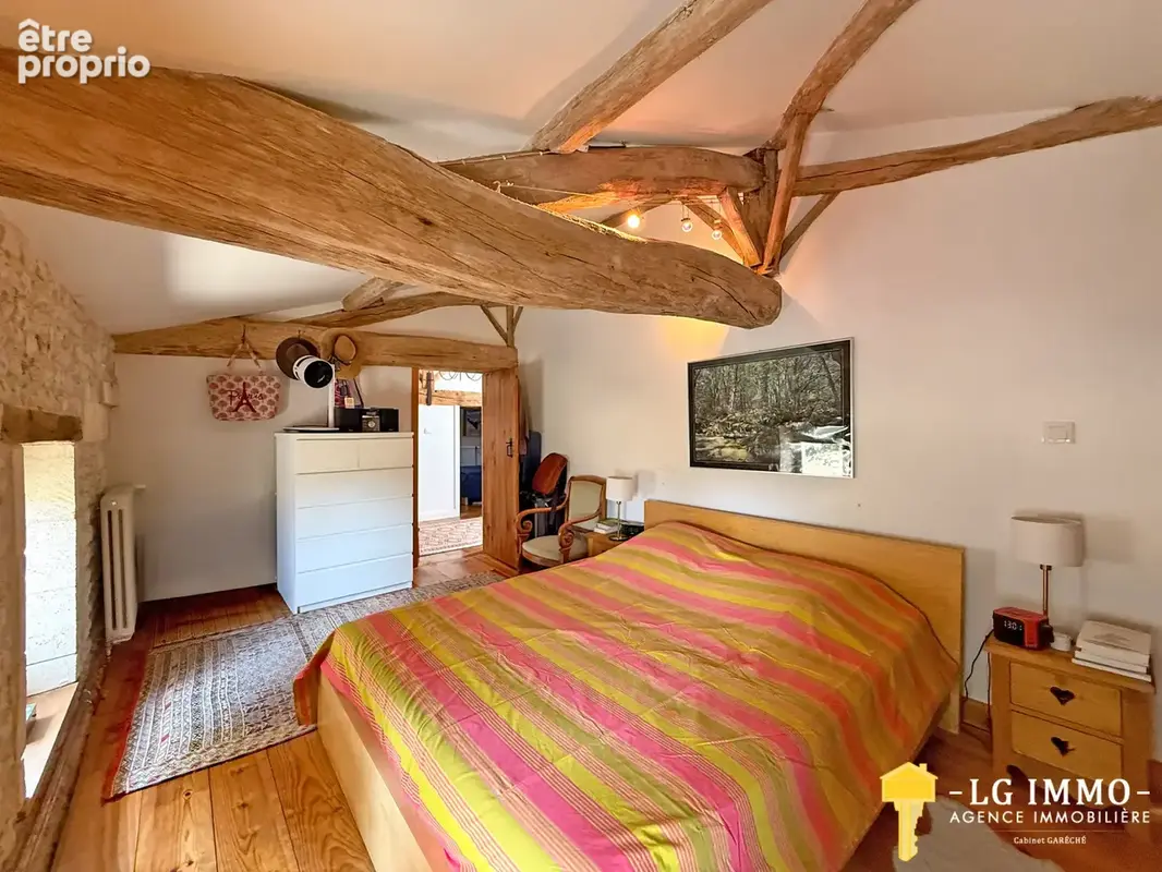 Bâtisse charentaise de 147 m2   Rénovation haut de gamme, piscine & grand terrain arboré   Proche Jonzac - photo 12