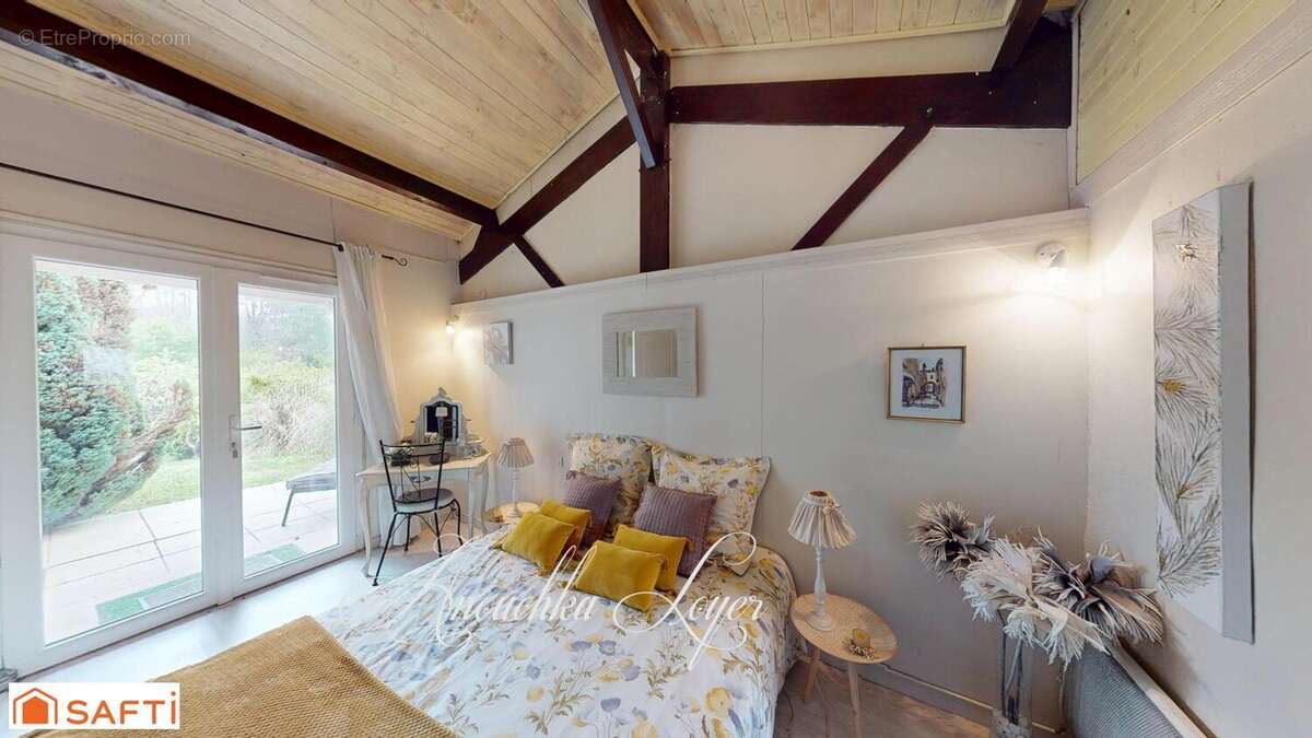 Maison 217 m² à Le Pian-Sur-Garonne  - photo 9