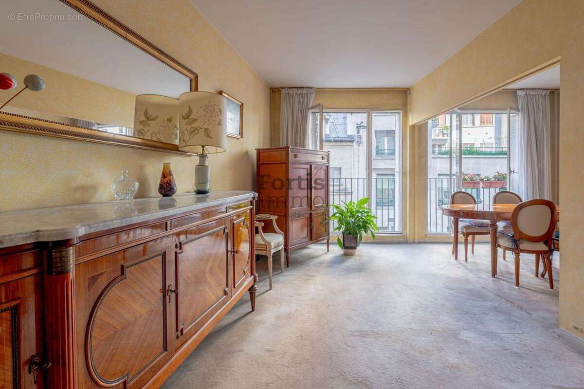 Appartement à PARIS-5E