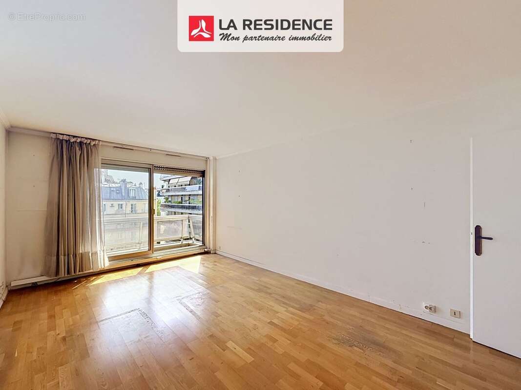 Appartement 74 m² à Paris-18e  - photo 3