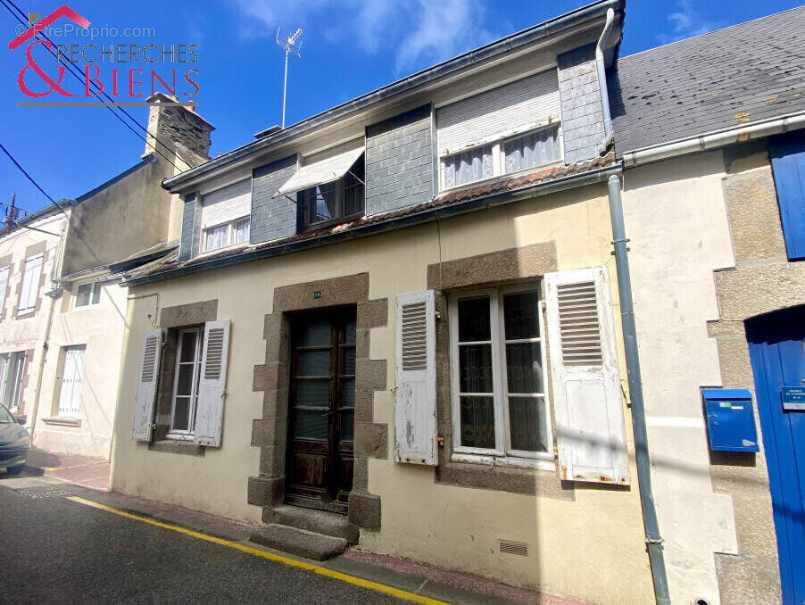 Maison à SAINT-VAAST-LA-HOUGUE