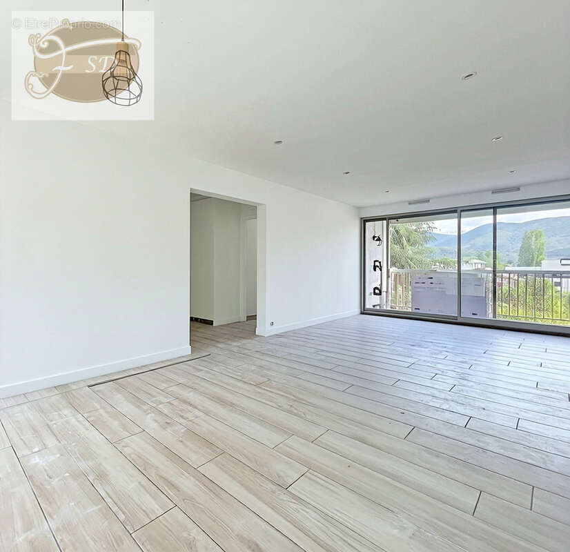 Appartement à MEYLAN