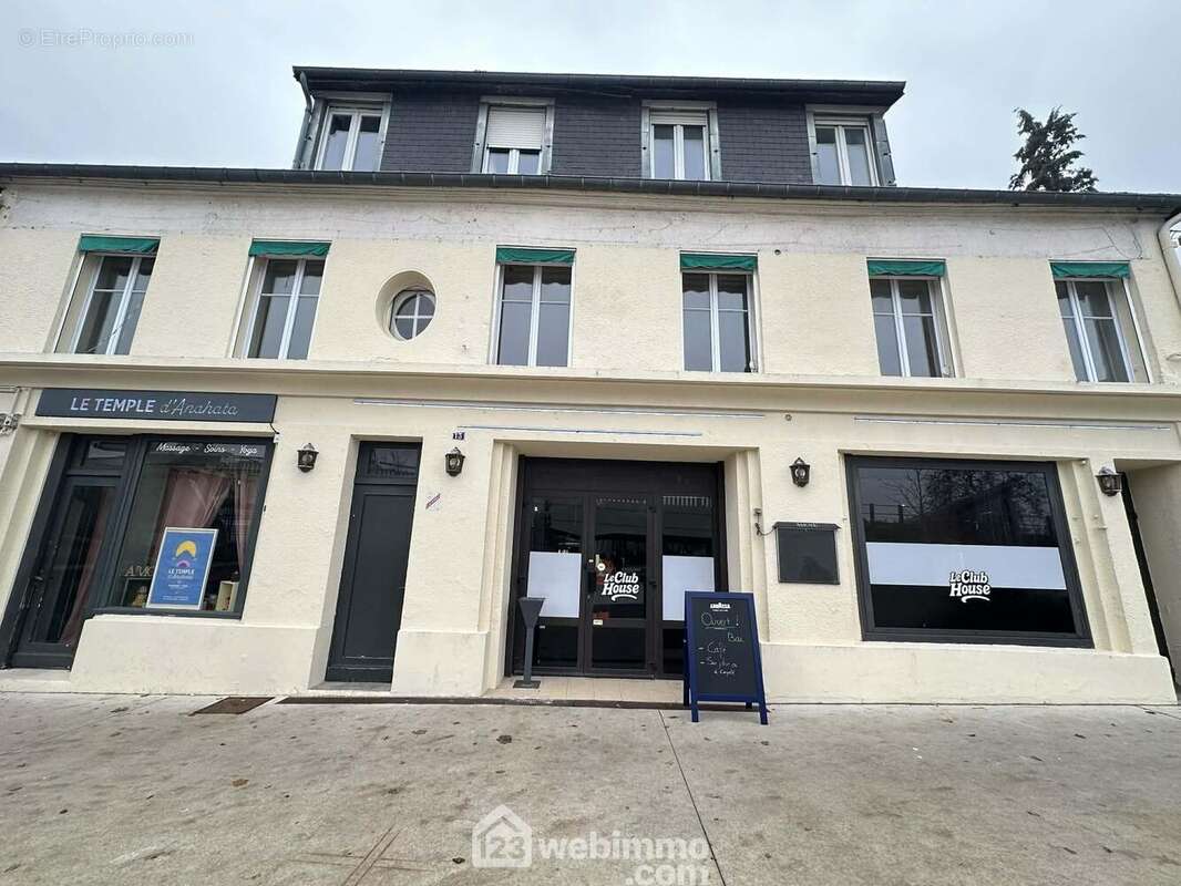 Un appartement T2 et deux appartements T1 avec une valeur locative de 1660 ¤ - Appartement à LAON