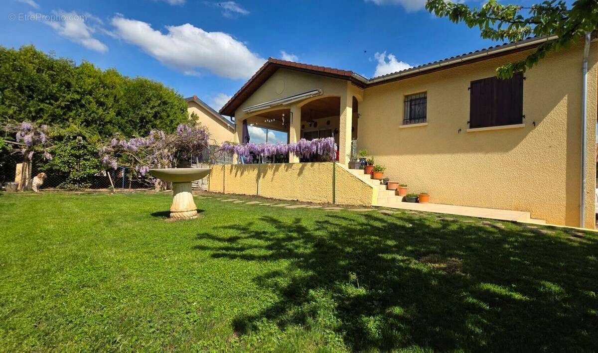 Maison à CHAVANOZ