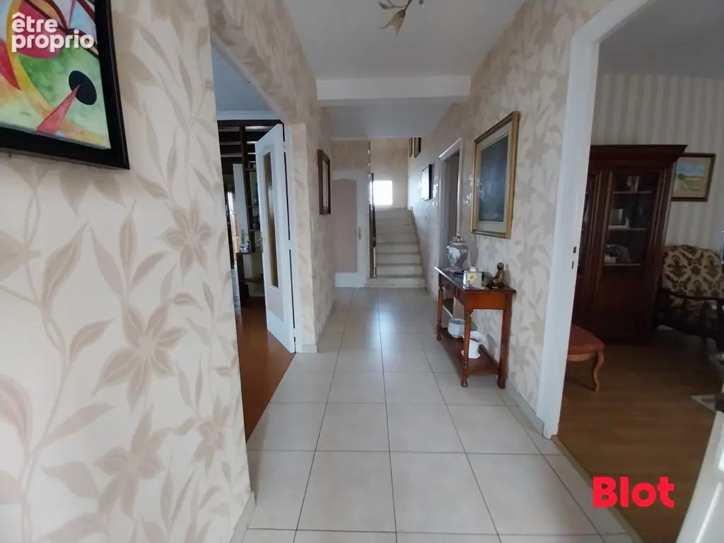 Maison 8 pièces 182 m² à vendre à Caudan (56850) - photo 2