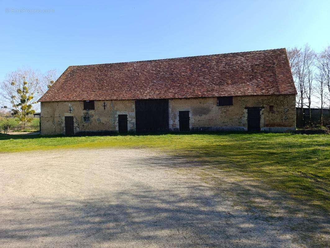 Maison à COULANS-SUR-GEE