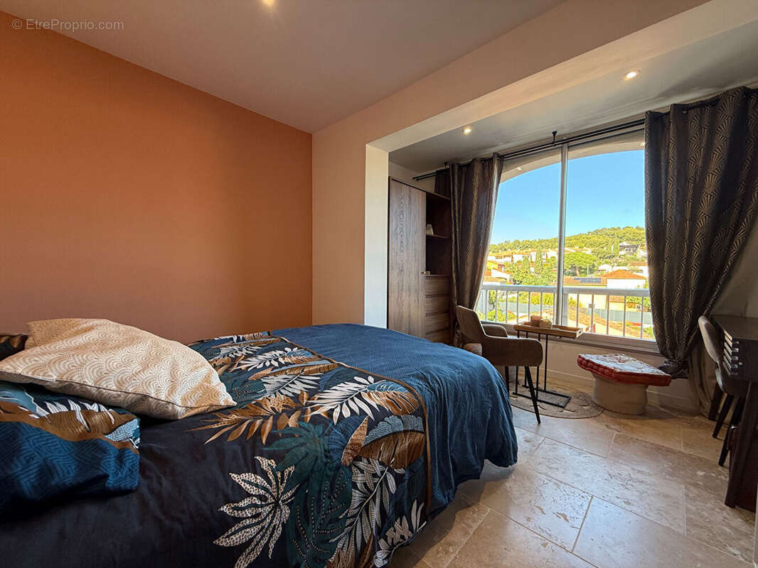 Appartement à SAINT-MANDRIER-SUR-MER