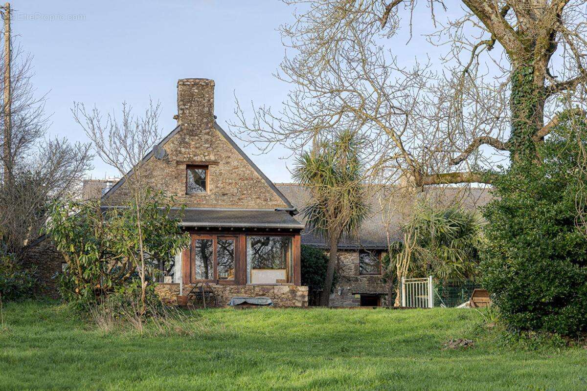 Maison à PLUVIGNER