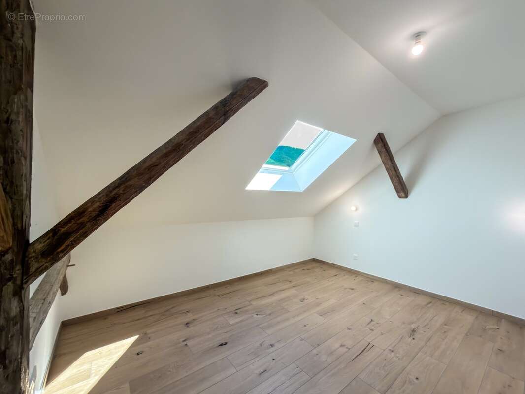 À vendre – Magnifique appartement T5 traversant en triplex de 196,54 m² au sol à Viuz-en-Sallaz - photo 11