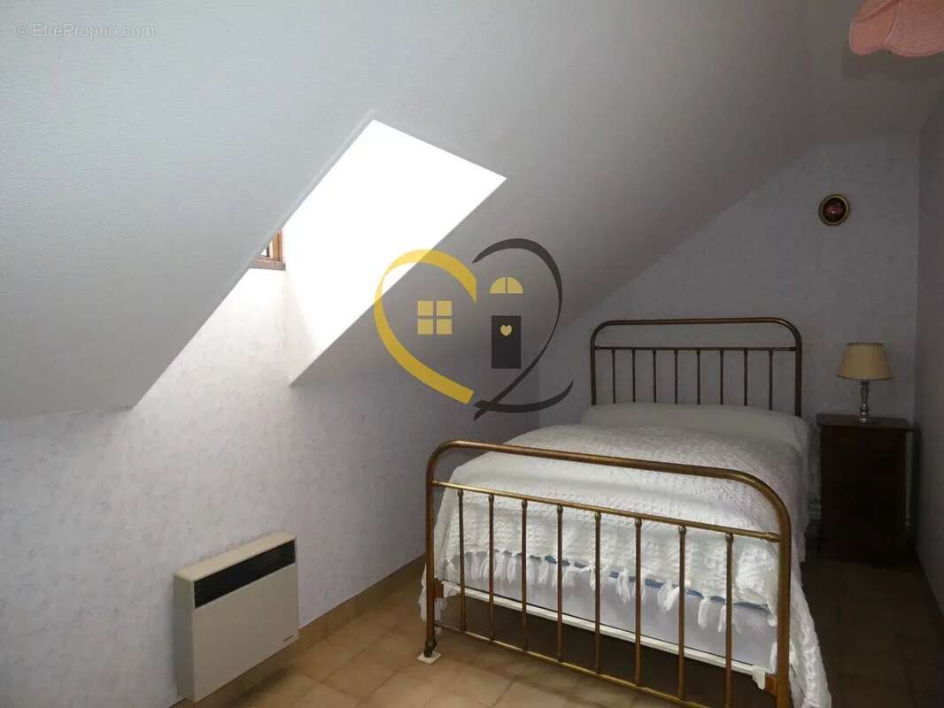 A VENDRE Maison de caractère avec dépendances et grand terrain – Azy - photo 10
