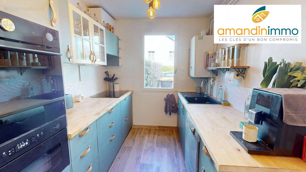 Maison à VERT-SAINT-DENIS