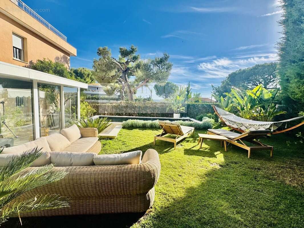 Appartement à ROQUEBRUNE-CAP-MARTIN