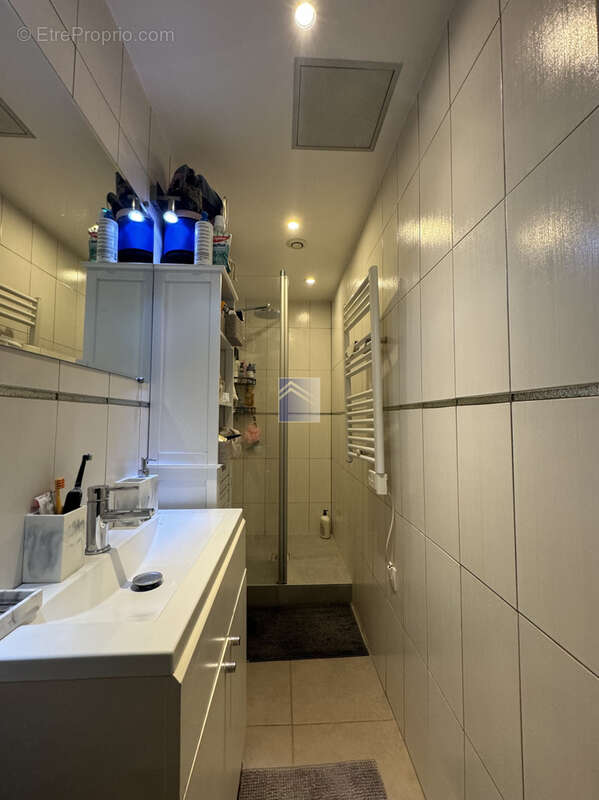 Appartement à COURBEVOIE