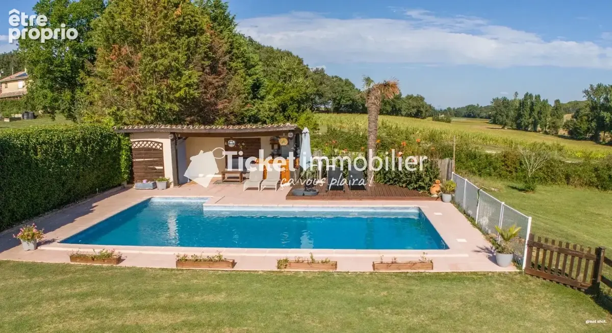 THIL - Maison T5 de 226m2 avec piscine, terrain de 9000m2 et dépendance à rénover - photo 19