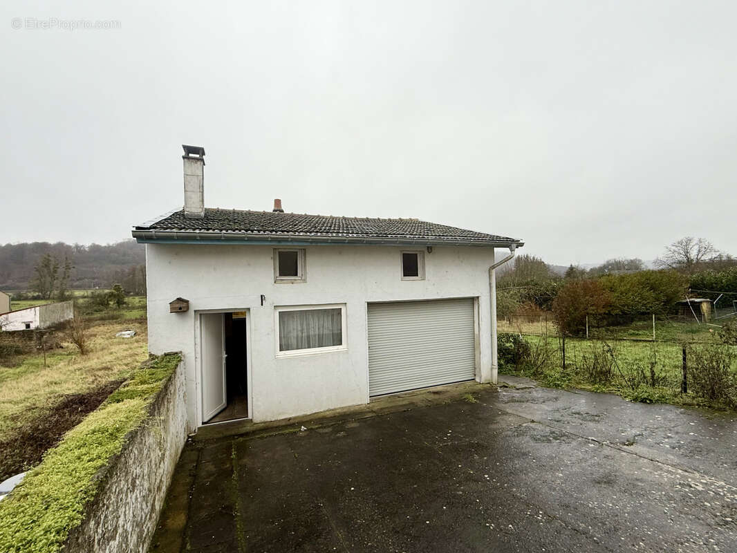 Maison à EPIEZ-SUR-CHIERS