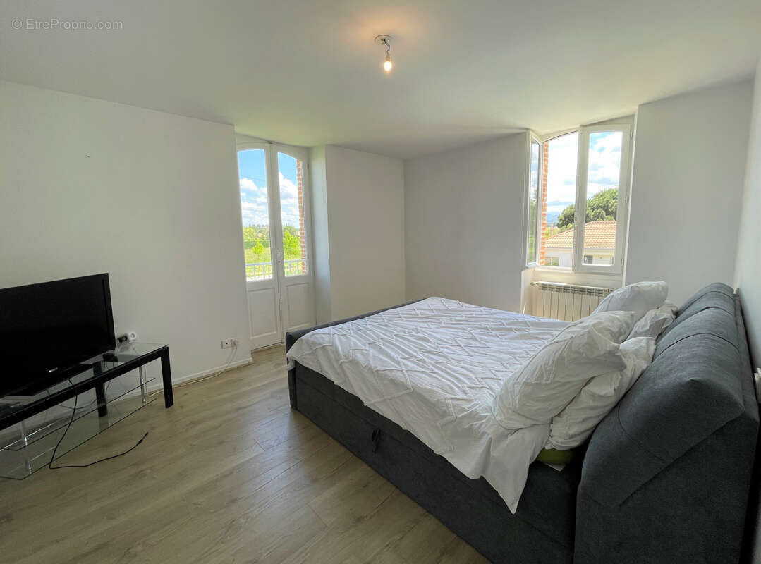 Maison à LA TOUR-DU-CRIEU