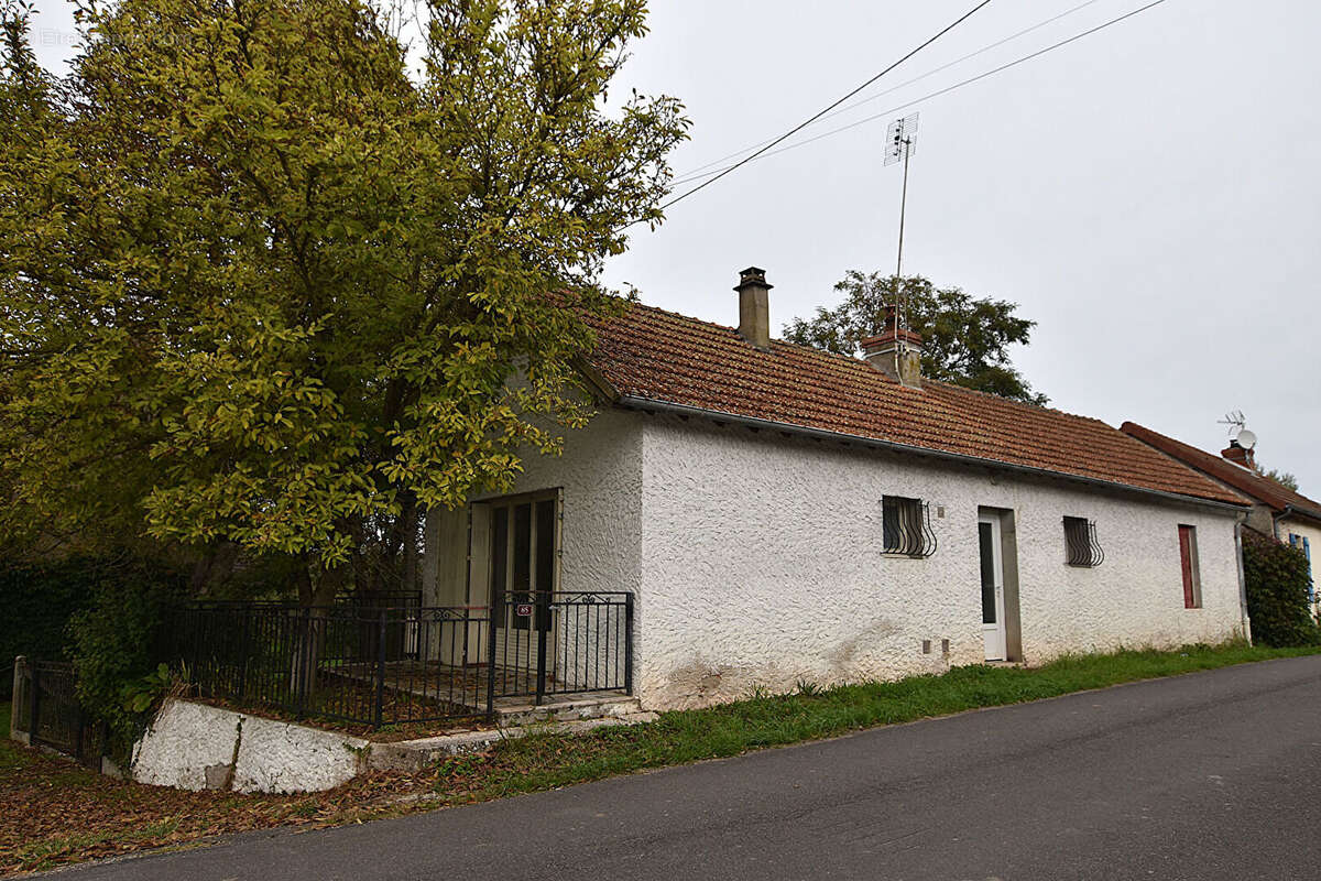 Maison à TREZELLES