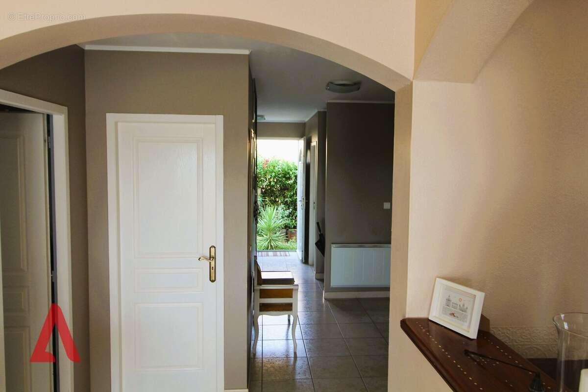 Maison à ROUJAN