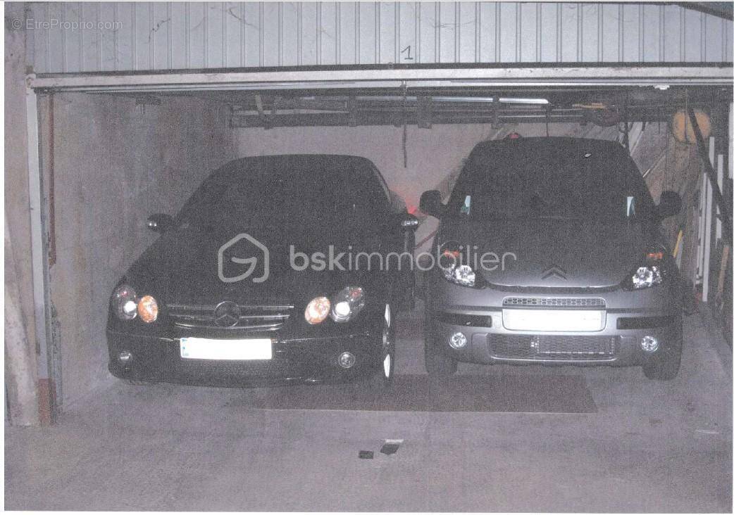 Parking à LA GRANDE-MOTTE