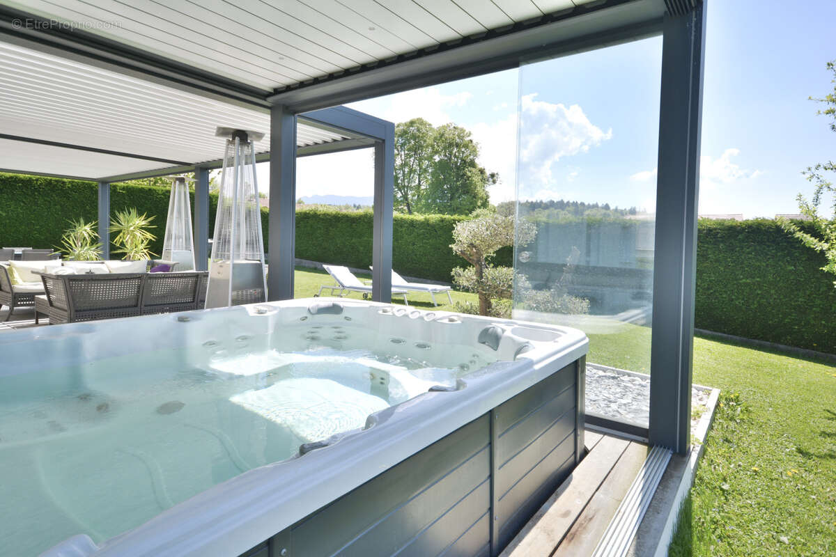 Maison à VILLY-LE-PELLOUX