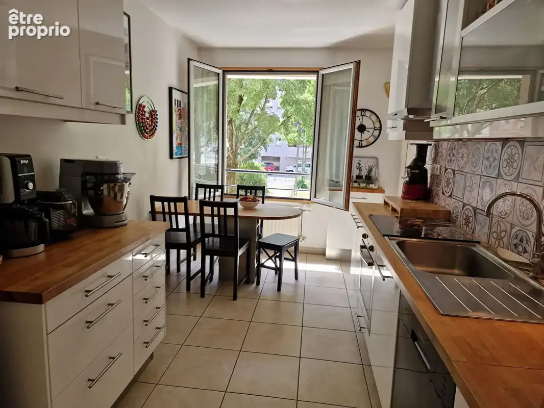 Montchat - superbe t4 de 100 m² avec terrasse sans vis-à-vis - photo 3