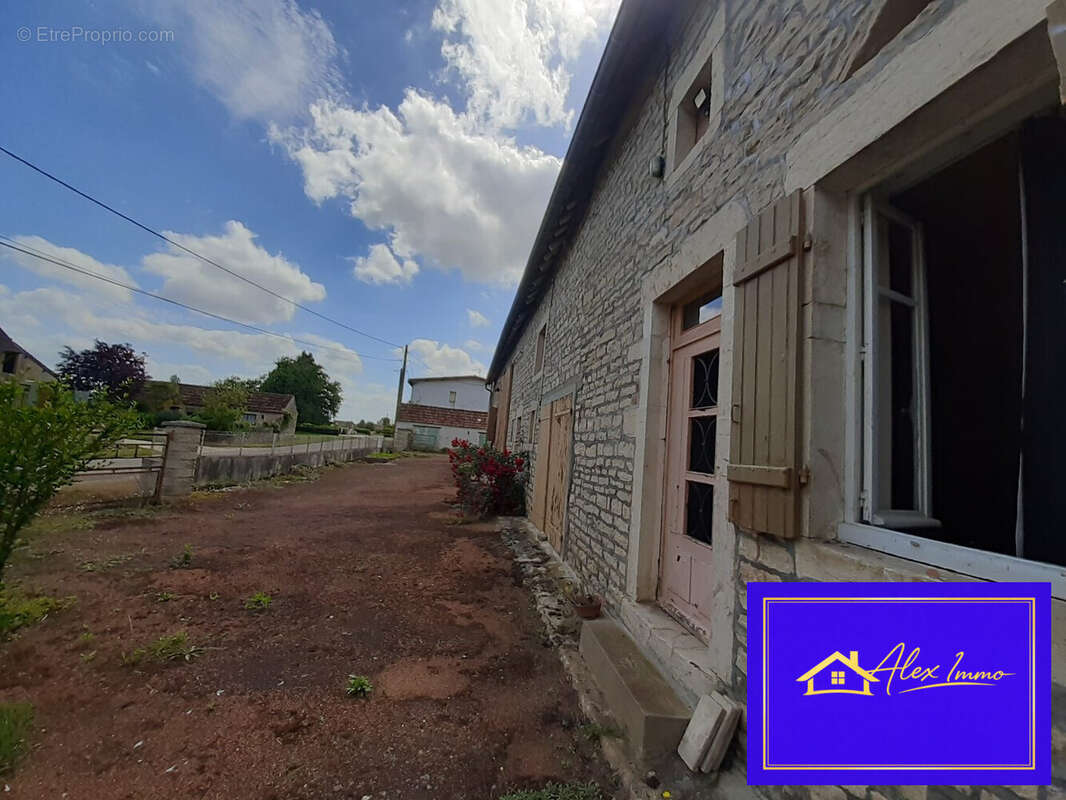 Maison 200 m² à Saint-Martin-En-Gatinois  - photo 2