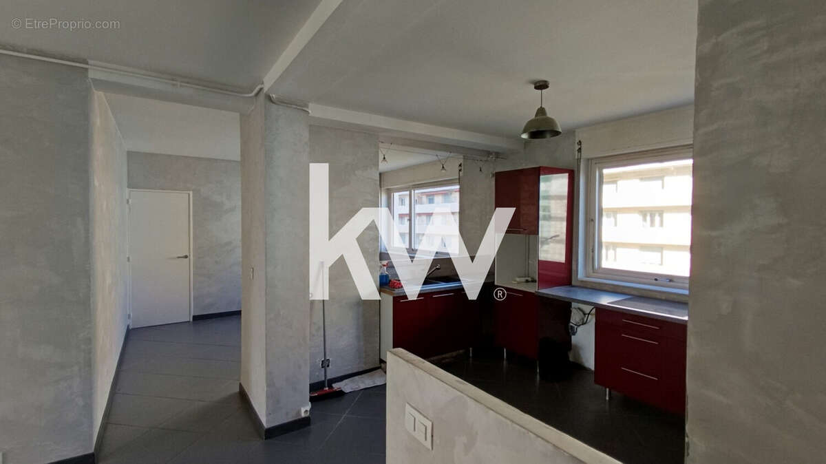 Appartement 81 m² à Saint-Chamond  - photo 3