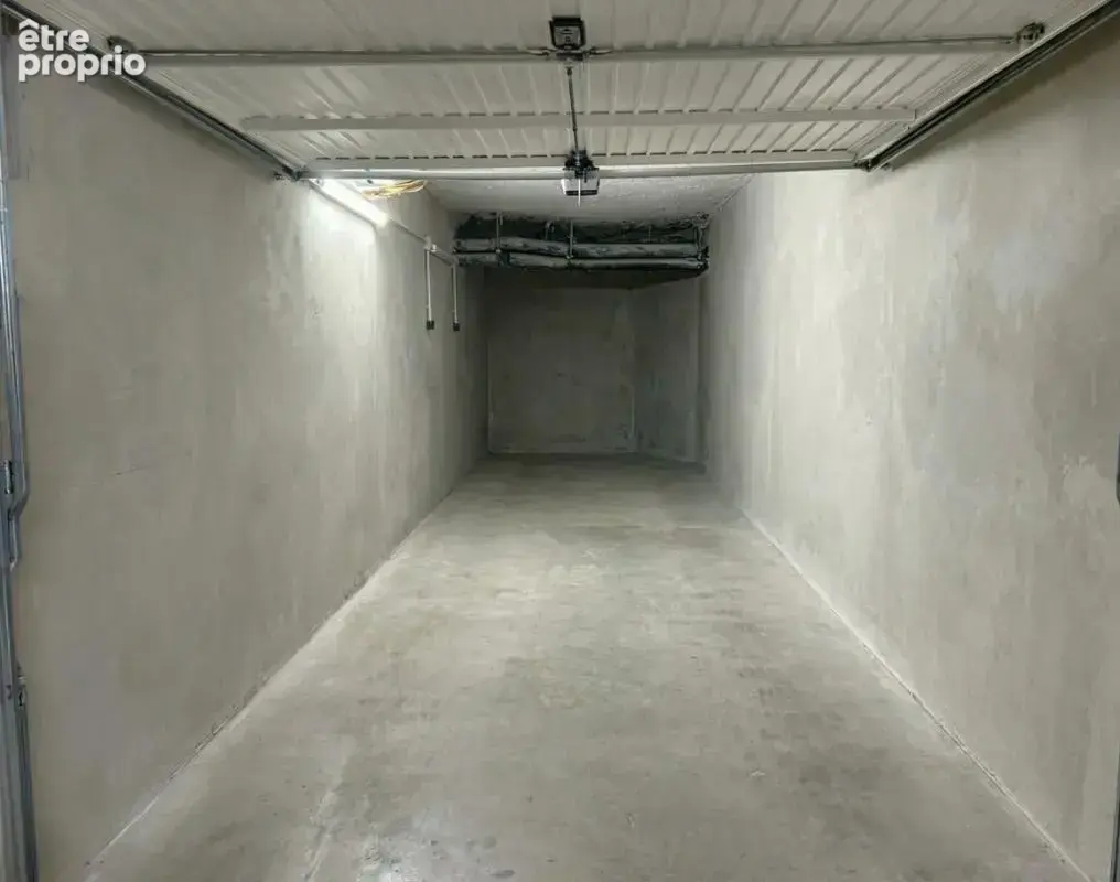 Garage fermé - deux stationnements en  enfilade - photo 2