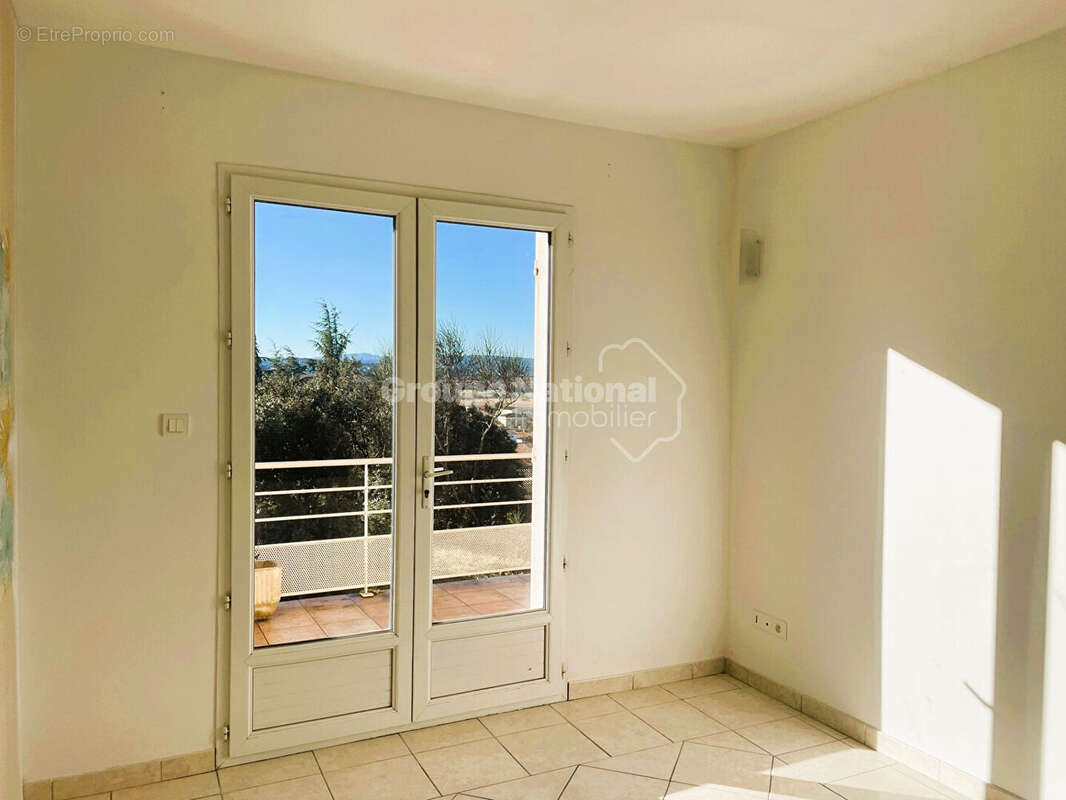 Maison à VINON-SUR-VERDON