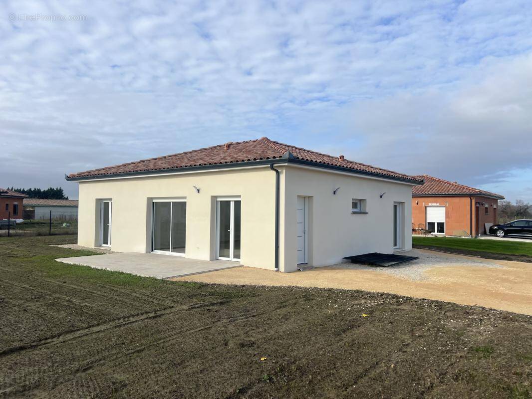 Maison à SAINT-NICOLAS-DE-LA-GRAVE