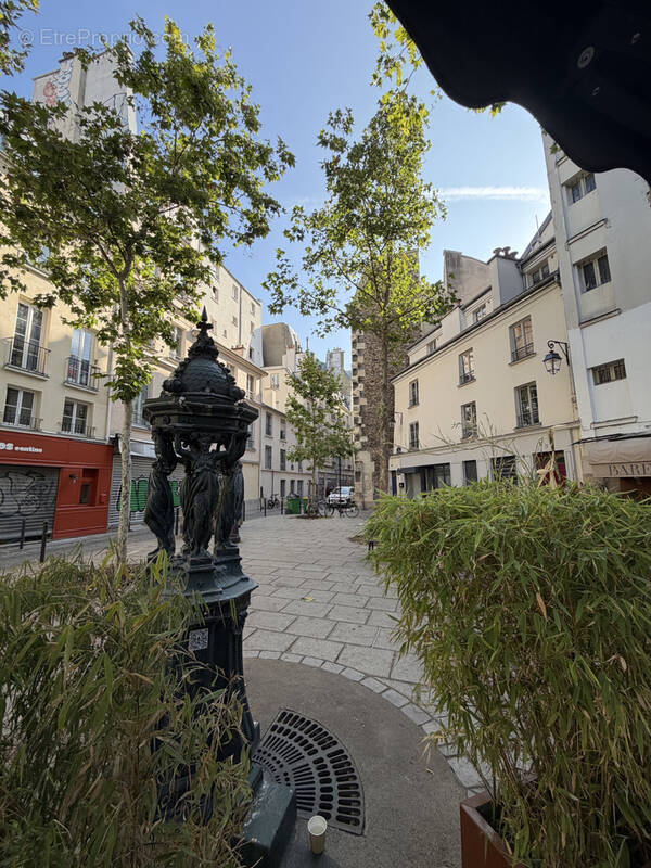 Commerce à PARIS-2E
