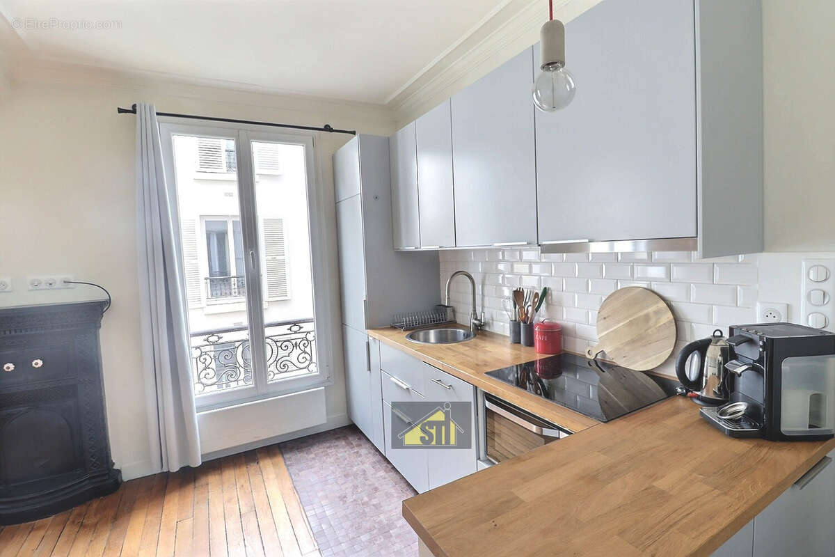 Appartement à PARIS-14E