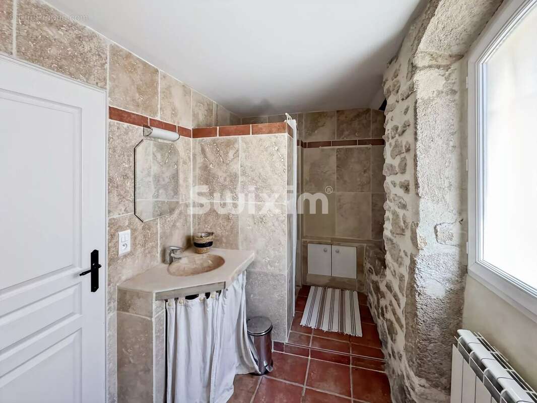 Maison à SAINTE-CECILE-LES-VIGNES