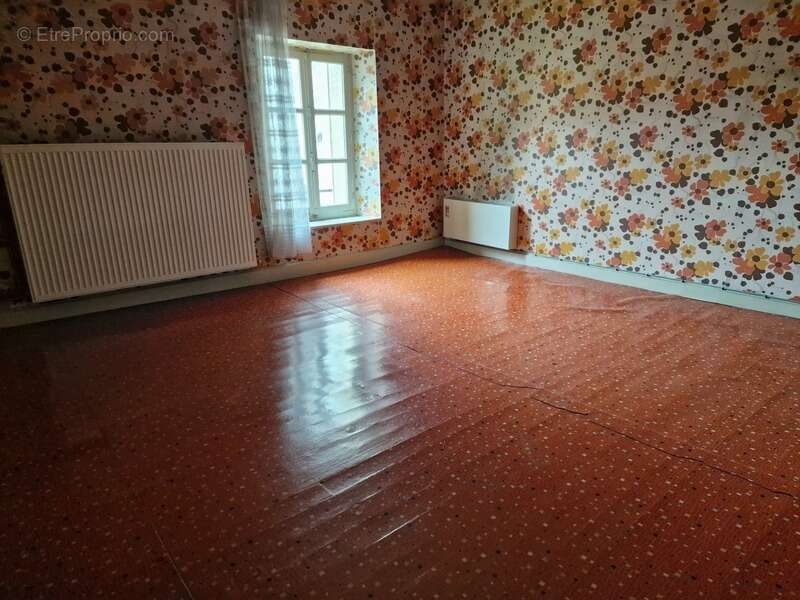 Maison à CONTREXEVILLE