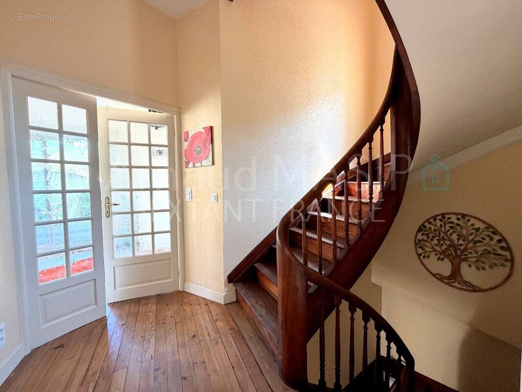 Spacieuse maison de ville, 164m² hab, 4 chambres, terrasse, garage, quillan centre - photo 6