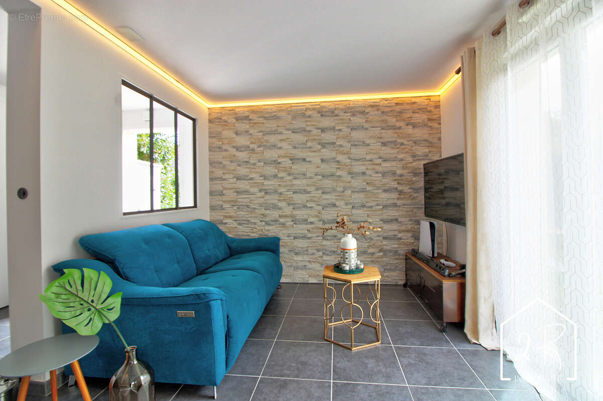 Maison à SEREZIN-DU-RHONE