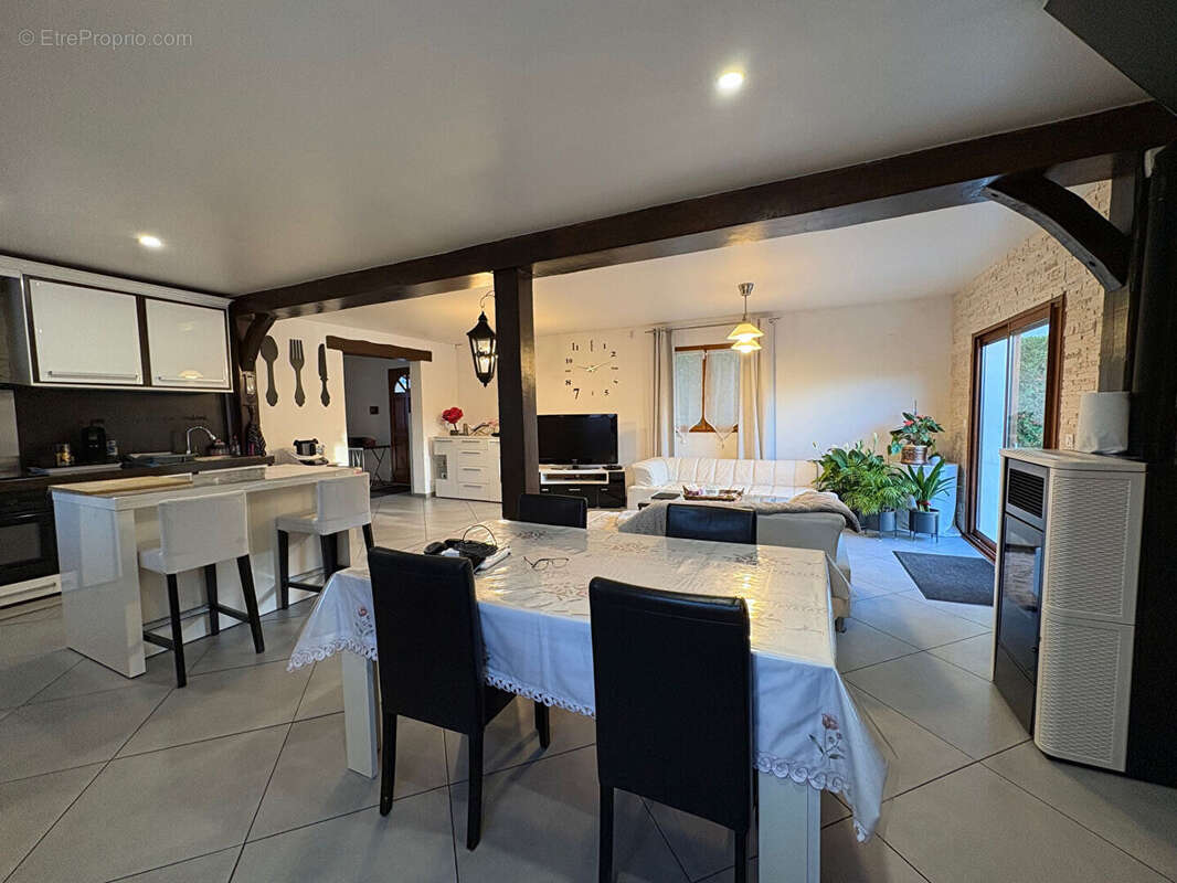 Maison à SAINTE-GENEVIEVE