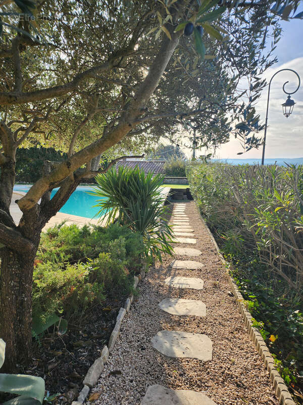 Maison à SAINT-MAXIMIN