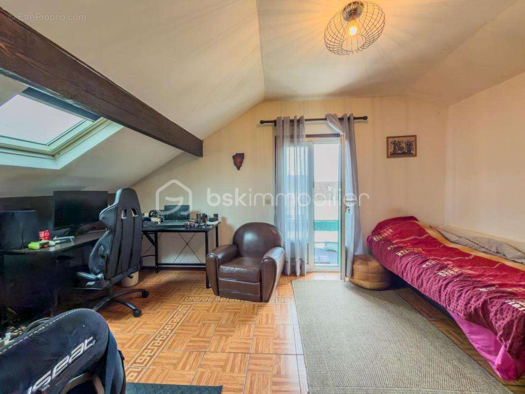 Villeneuve-Saint-Georges - Maison familiale avec Studio indépendant et Jardin ! - photo 17