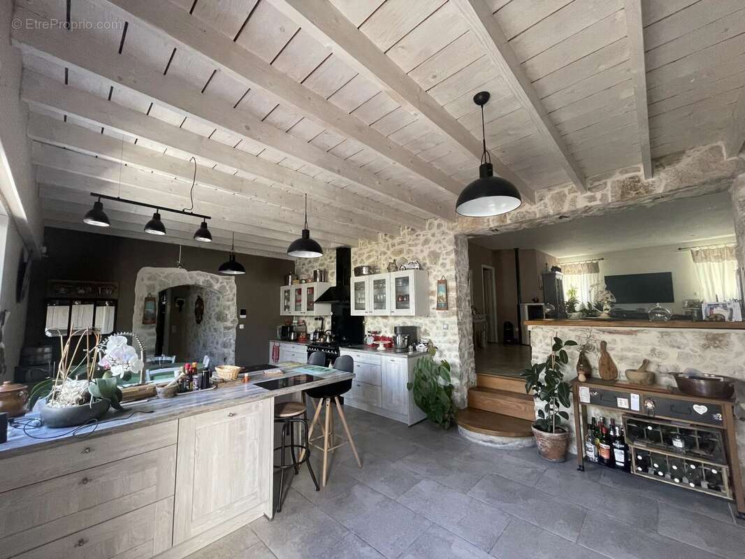 Maison à FIGANIERES