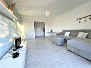 Appartement à SAINT-LAURENT-DU-VAR