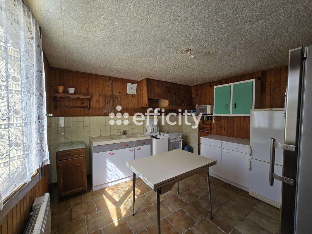Maison 143 m² à Saint-Georges-De-Rex  - photo 11