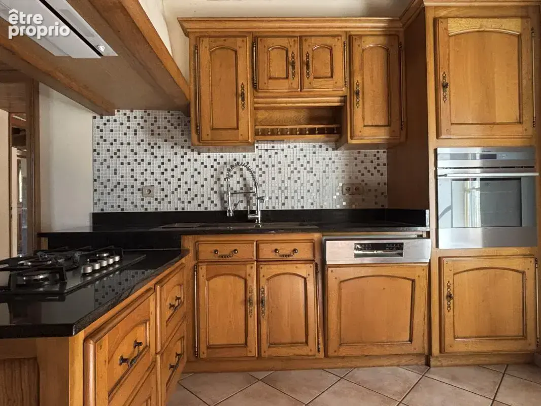 VENAREY LES LAUMES 10min : maison rénovée 227m², dépendances, jardin, pré attenant. Prix : 287 000 € - photo 9