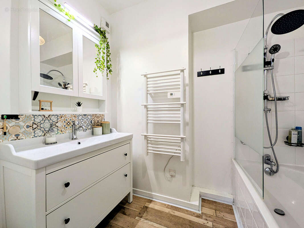 Appartement  4 pièces  entièrement rénové 86.51 m² - Oloron Ste Marie - photo 9