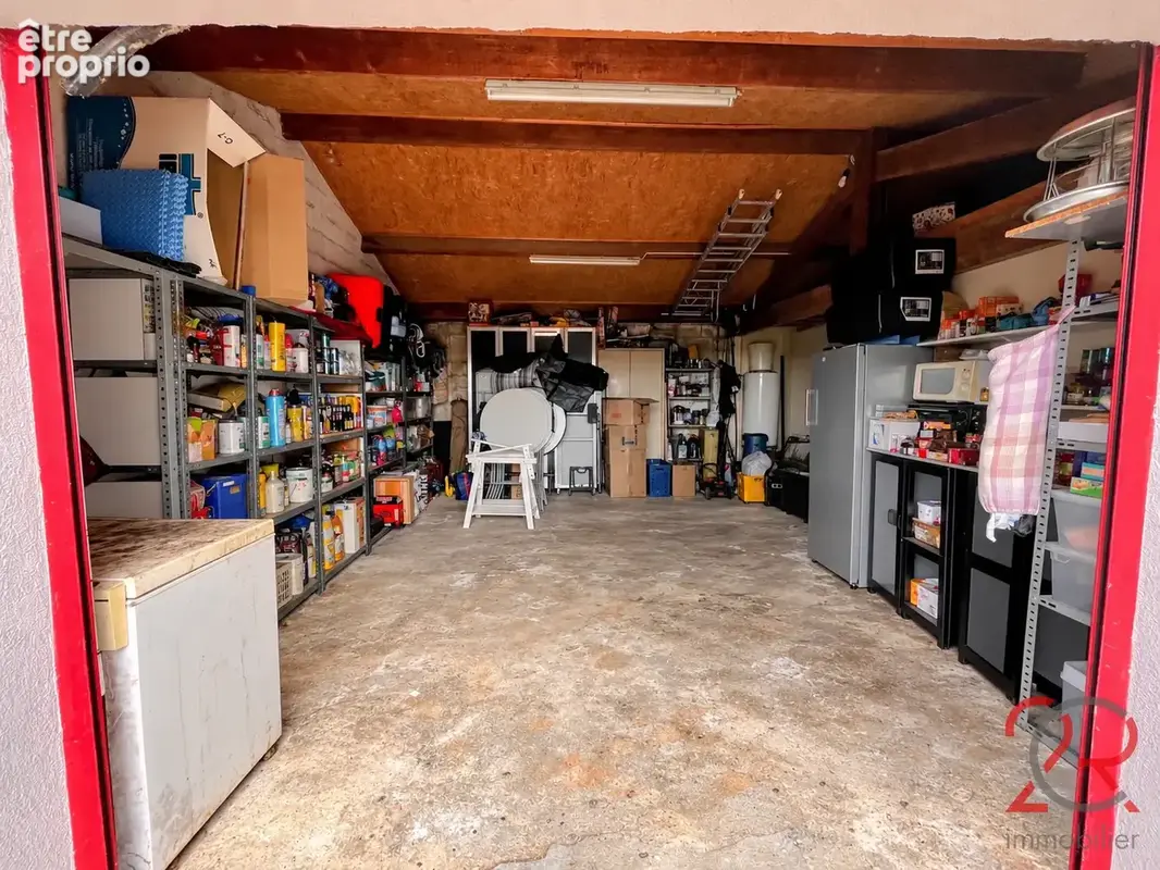 Maison aux beaux volumes avec 4 chambres, garage et piscine - photo 18