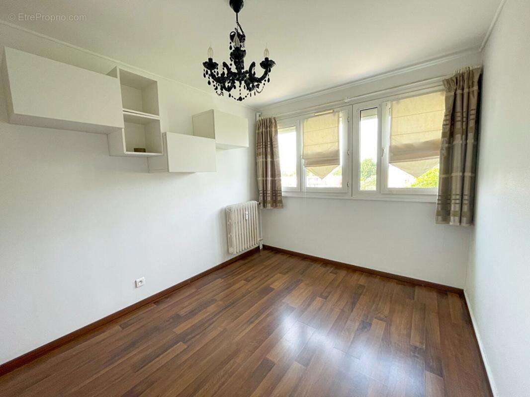 Appartement à BEAUZELLE