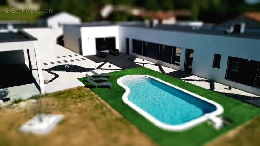 Maison à CHATELLERAULT